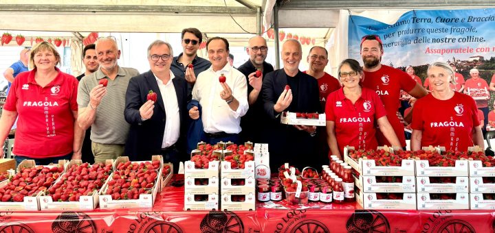 Il presidente Robaldo e il consigliere Danna alla 72^ sagra della fragola di Sommariva Perno