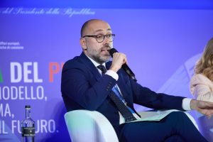 L'intervento del presidente Robaldo durante la tavola rotonda con il ministro Zangrillo