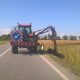 Attività di sfalcio lungo le strade provinciali (foto Vallauri - Uff. Stampa
