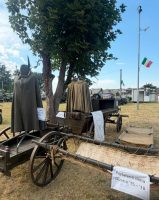 L'esposizione dei mezzi militari d'epoca durante il 14° raduno degli Alpini d’Oc del Cuneese