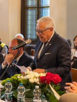 L'intervento del consigliere Rocco Pulitanò durante il consiglio provinciale aperto per gli 80 anni dell'Assemblea Costituente (foto di Paolo Leone)