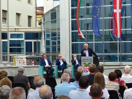 L'intervento del già presidente Giovanni Quaglia durante la cerimonia di consegna delle medaglie