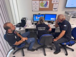 Un momento dell'esercitazione di protezione civile presso la sala operativa della Provincia