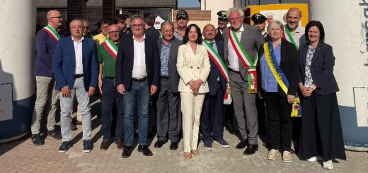 Le autorità presenti all'inaugurazione della nuova sede operativa della della Protezione civile di Casalgrasso