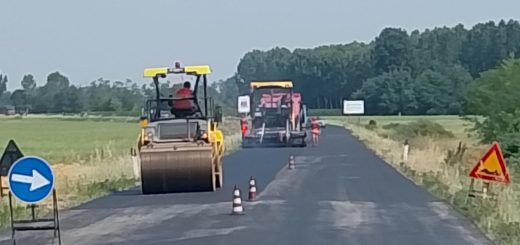 Lavori di bitumatura sulla sp 165 a Caramagna Piemonte