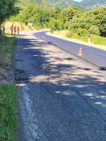 Lavori di bitumatura sulla sp 8 tra Venasca e Brossasco