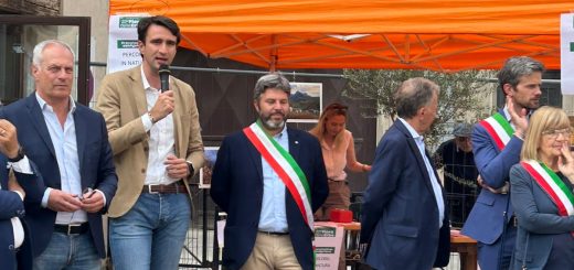 L'intervento del consigliere Danna durante l'inaugurazione della 22^ edizione della fiera delle erbe