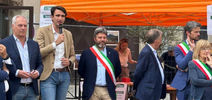 L'intervento del consigliere Danna durante l'inaugurazione della 22^ edizione della fiera delle erbe