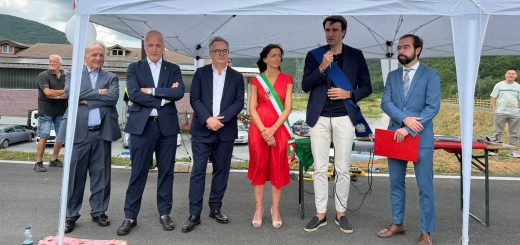 L'intervento del consigliere Danna durante la cerimonia di inaugurazione del ponte "Alex Zanardi" a Priola