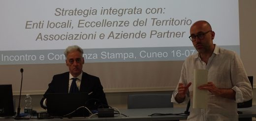L'intervento del presidente Robaldo durante la presentazione della nuova cartina “Pedala in Valle Stura e dintorni”