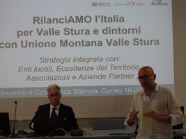 L'intervento del presidente Robaldo durante la presentazione della nuova cartina “Pedala in Valle Stura e dintorni”