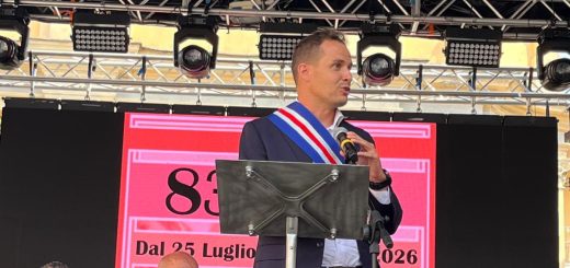 L'intervento del consigliere provinciale Manzone alla Fiera del pesco di Canale