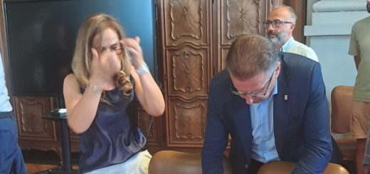 Il vicepresidente Antoniotti firma il protocollo contro lo sfruttamento lavorativo in viticoltura: