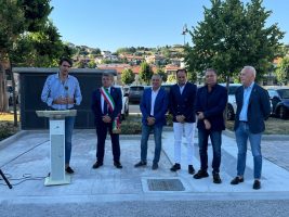 L'intervento del consigliere provinciale Danna durante l'inaugurazione della nuova area camper di Dogliani