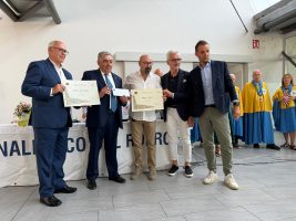 Il consigliere Manzone alla consegna dei riconoscimenti del Premio giornalistico del Roero