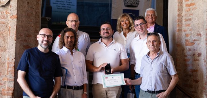 Il presidente Robaldo con i promotori della Fera d’la Tonda di Costigliole Saluzzo