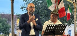 Lintervento del presidente Robaldo durante il raduno delle fanfare alpine di Saluzzo