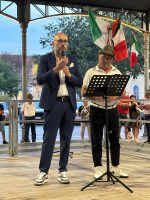 L'intervento del presidente Robaldo durante il raduno delle fanfare alpine di Saluzzo