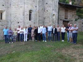 Foto di gruppo al termine della seduta del Consiglio provinciale itinerante