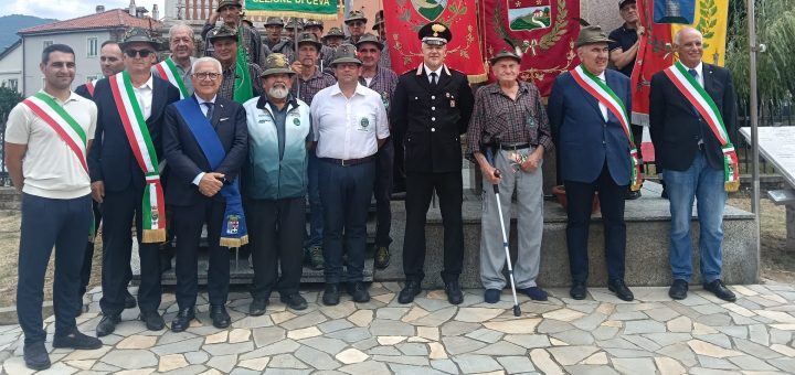 Il consigliere Pulitanò con le altre autorità al 18° Raduno Alpino di Saliceto