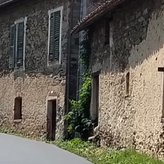 Le asfaltature in corso a Viola Castello