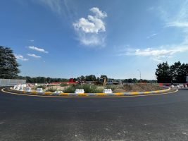 I lavori alla rotonda in località Scaparoni (foto Comune di Alba)