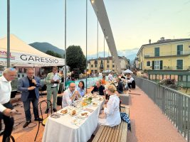 L'intervento dell'assessore regionale Marco Gallo durante la cena di gala sul ponte Giugiaro di Garessio