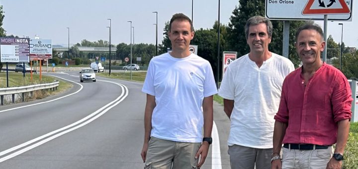 Il sopralluogo del consigliere Manzone con il caporeparto di Alba Eandi e il capocantoniere Alberto