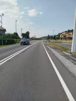 Il tratto di strada provinciale 661 tra Sanfrè e Bra interessato dalla posa della nuova segnaletica orizzontale e verticale