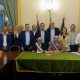 Foto di gruppo dei consiglieri provinciali con gli amministratori comunali di Moretta