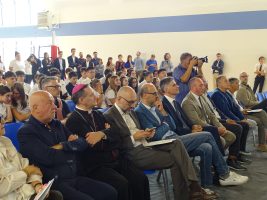 Il pubblico presente all'inaugurazione della palestra di Barge