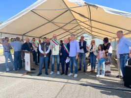 Il consigliere Davide Sannazzaro durante le premiazioni a Caramagna Piemonte