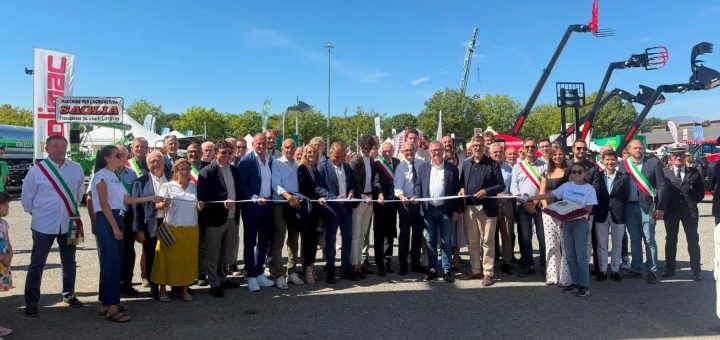 Il taglio del nastro della 79^ Fiera della Meccanica Agricola di Saluzzo