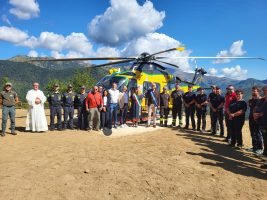 Le autorità presenti all'inaugurazione della nuova elisuperficie di Briga Alta