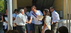 Il consigliere Manzone alla consegna della Costituzione ai neo maggiorenni di Ceresole d'Alba