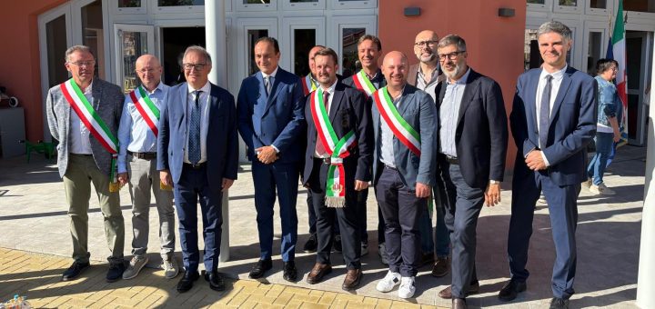 Le autorità presenti allinaugurazione del polo dellinfanzia di Rifreddo