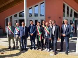 Le autorità presenti all'inaugurazione del polo dell'infanzia di Rifreddo
