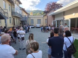 Un momento dell'inaugurazione della nuova mensa scolastica a Piasco