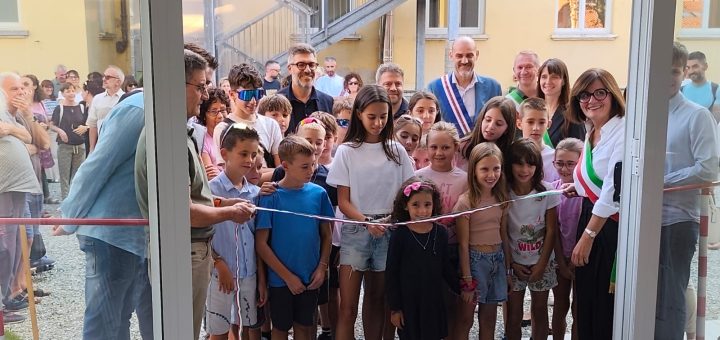 Il taglio del nastro della nuova mensa scolastica a Piasco