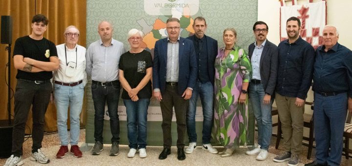 Foto di gruppo alla conclusione delliniziativa La Val Bormida si presenta