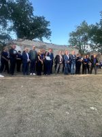 Un momento dell'inaugurazione del restauro della torre del castello medievale d Nucetto