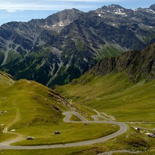 Veduta panoramica della strada del Colle dell'Agnello