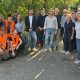 Il consigliere Manzone con gli studenti della Scuola Forestale di Ormea impegnati nella manutenzione e nel miglioramento dei percorsi